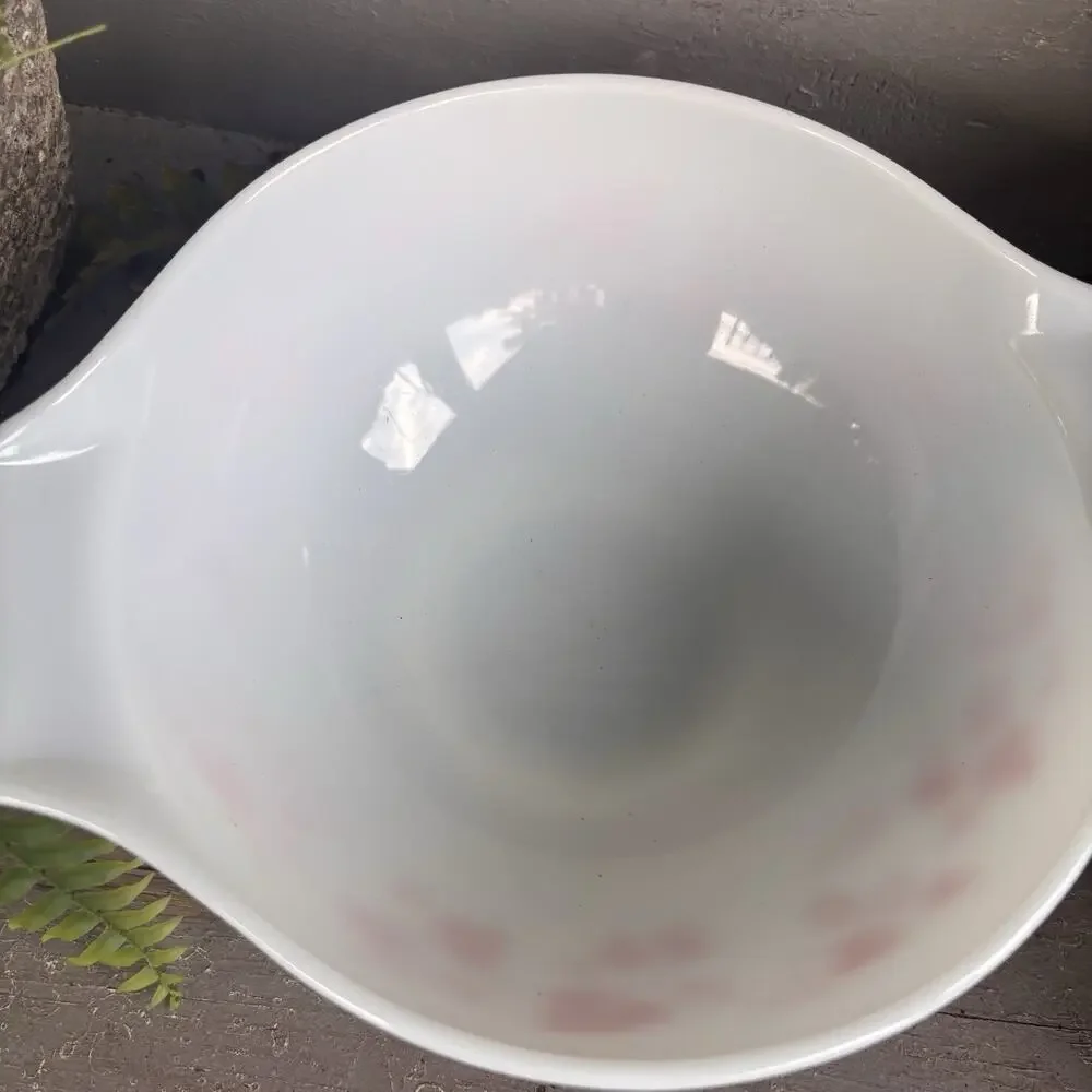 Vintage Pyrex 443 White & Pink Gooseberry Mixing Bowl 2.5 Qt Cinderella Nesting